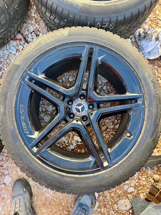 Продавам комплект зимни гуми + джанти AMG