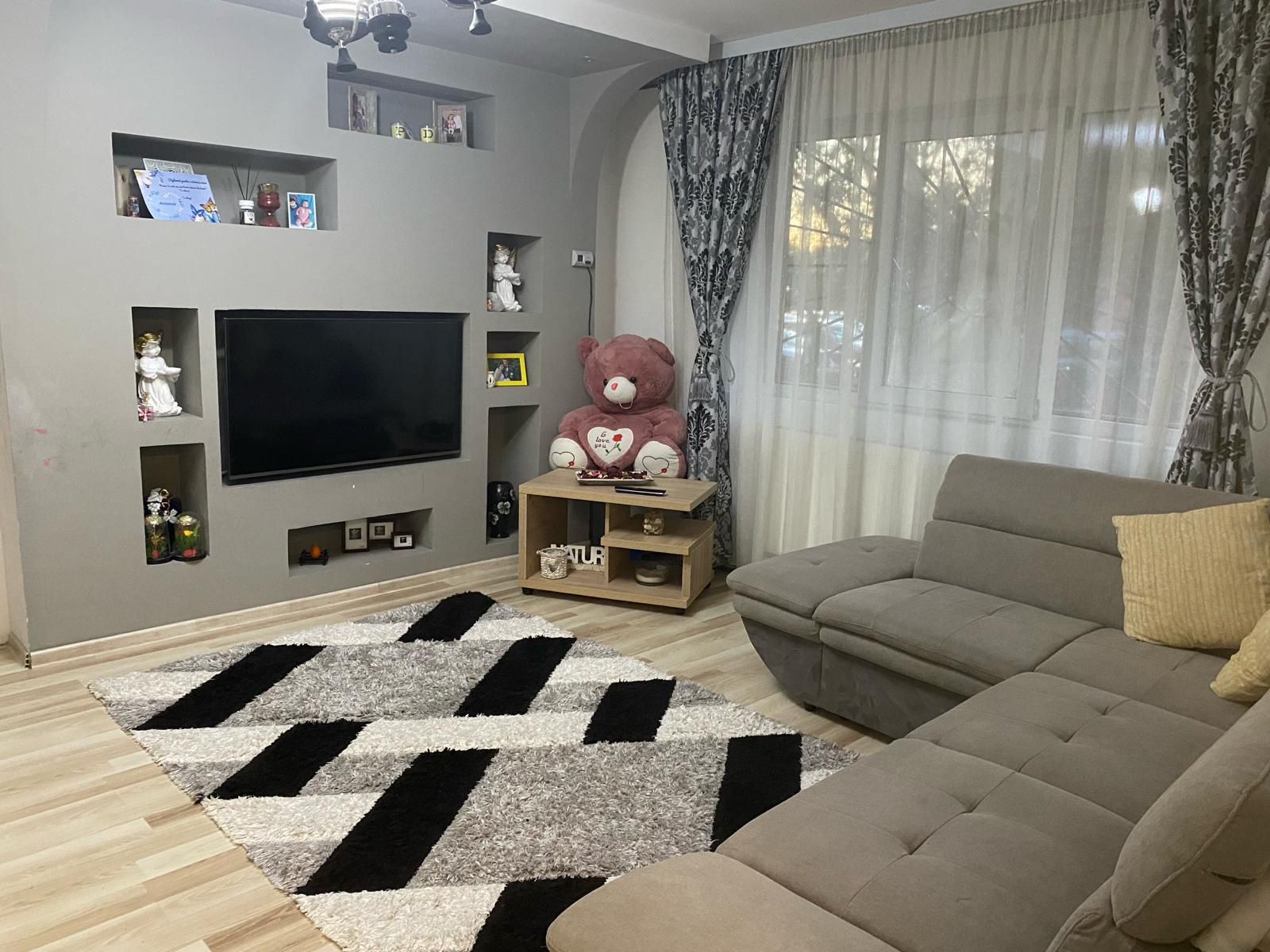 Vand Apartament Mobilat