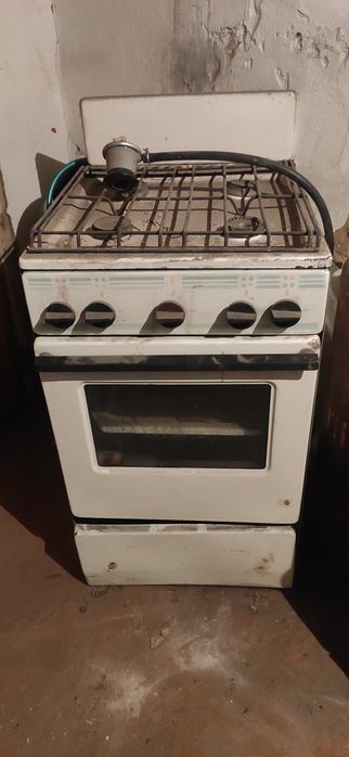 Продам газовую плиту.