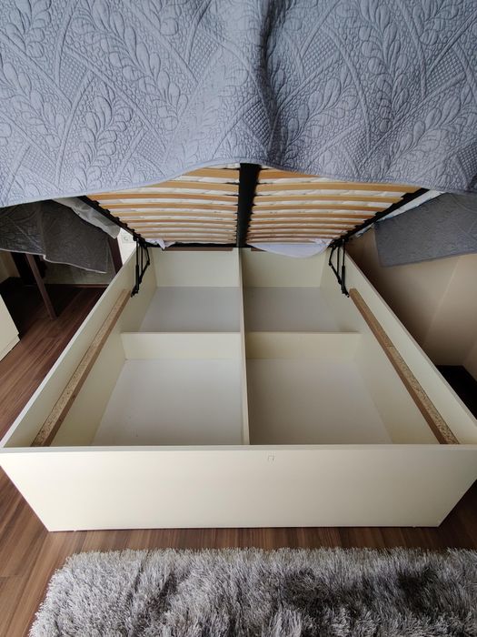 [Запазена] Комплект гардероб и спалня с матрак