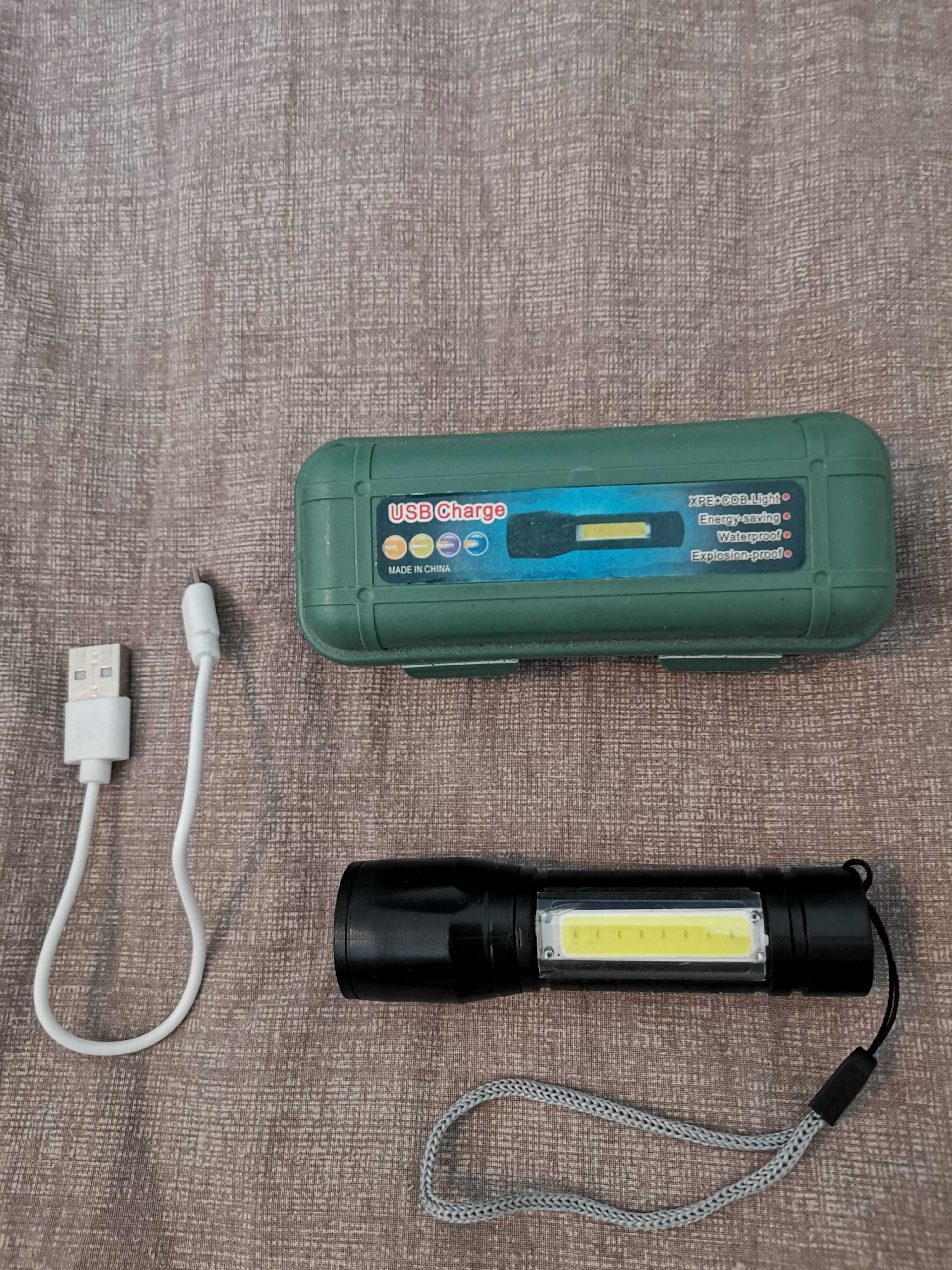 Продавам малък пластмасов фенер с USB зареждане