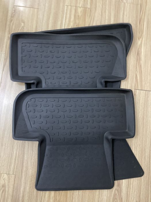 Продам автоковрики резиновые новые