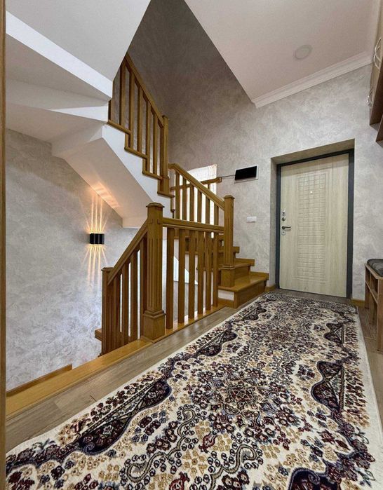 Срочно продается коттедж 5 комнат 3 этажный