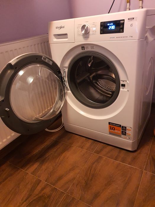 Vând mașină de spălat Whirlpool nouă