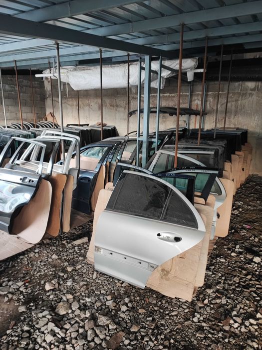 Врати - врата  от седан и комби предни и задни за Мерцедес