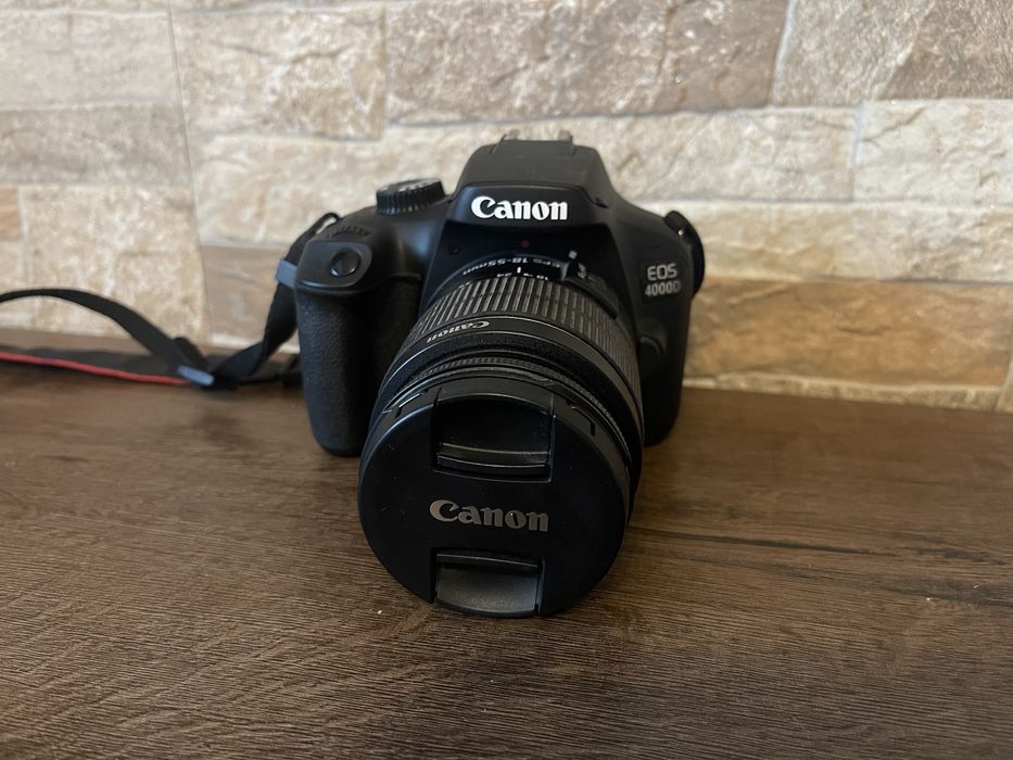 Canon EOS 4000D неразличим от нов