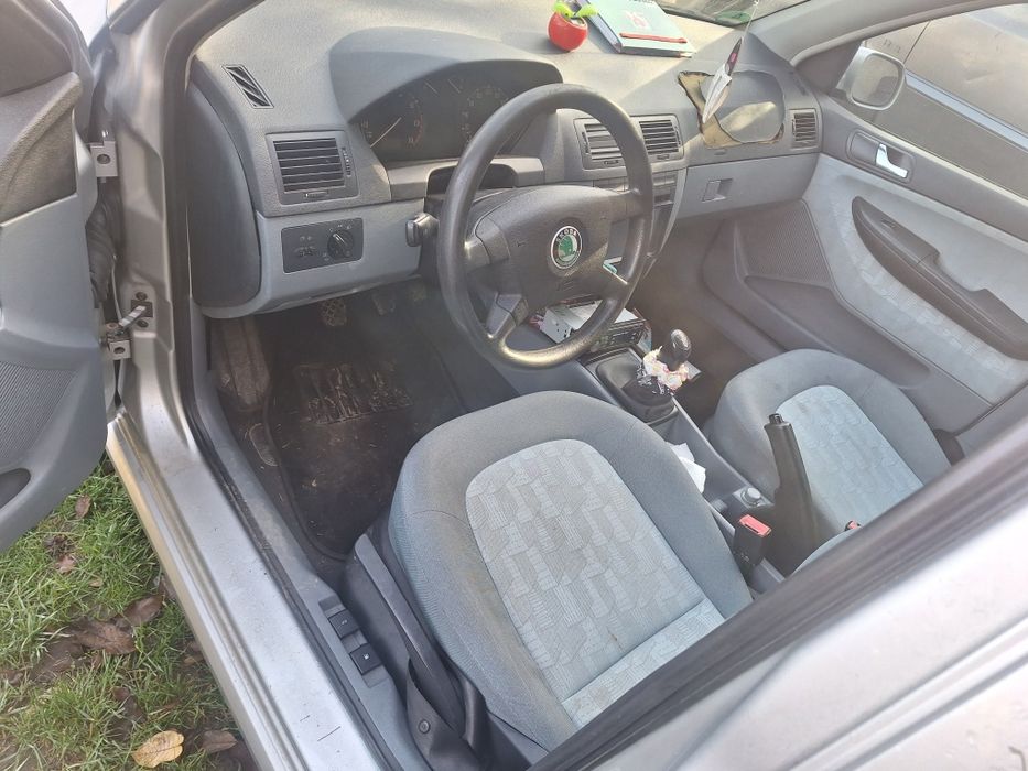 Dezmembrez skoda fabia 1.4 mpi