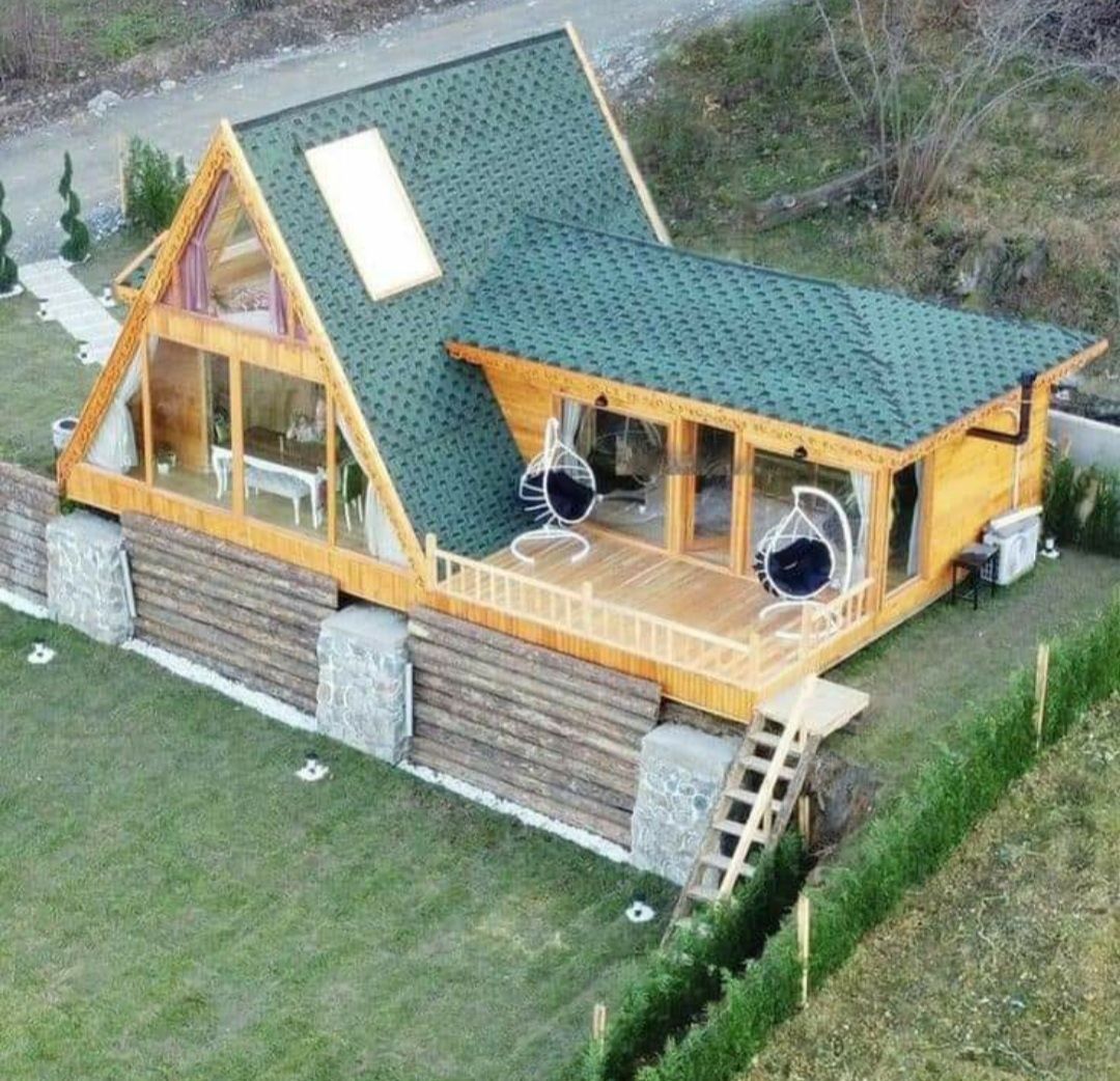 Vindem case A frem pe comandă la super preț