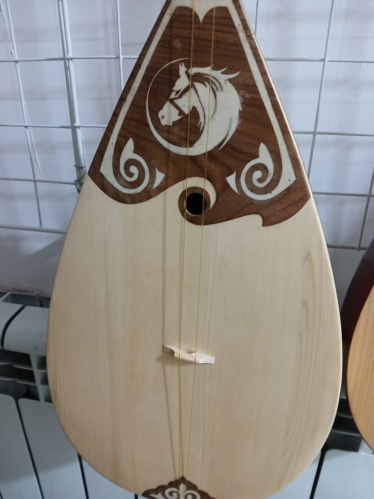 Домбыра сатылымда