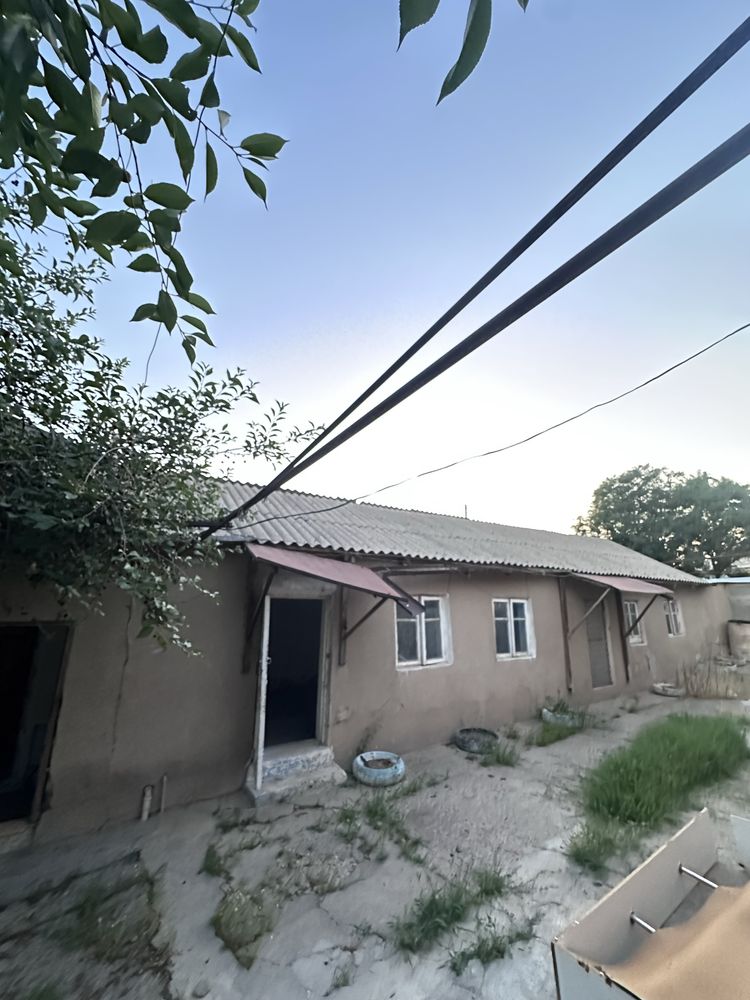 Дом продается 5 комнат в центре города