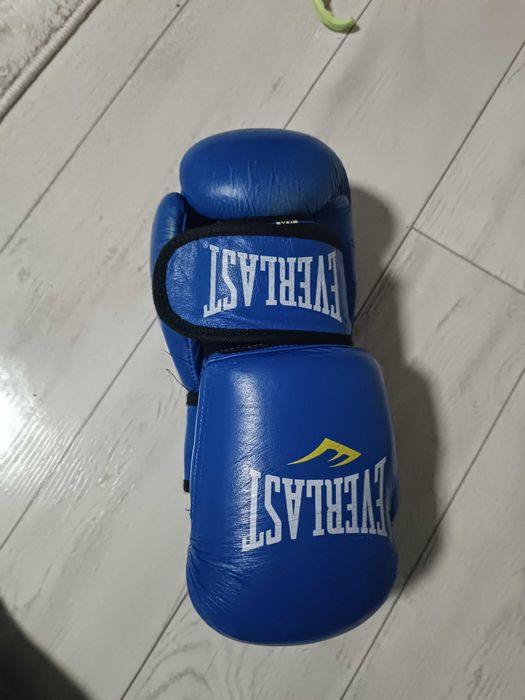 Продам перчатки для бокса
