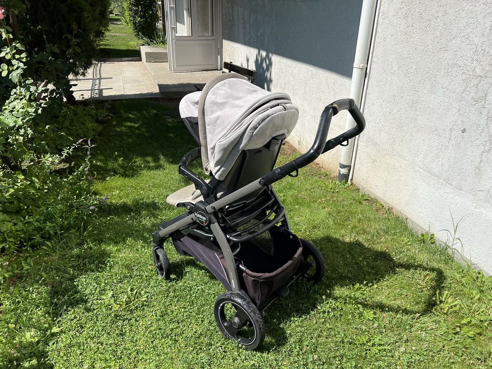 Продавам детска количка Peg Perego Book
