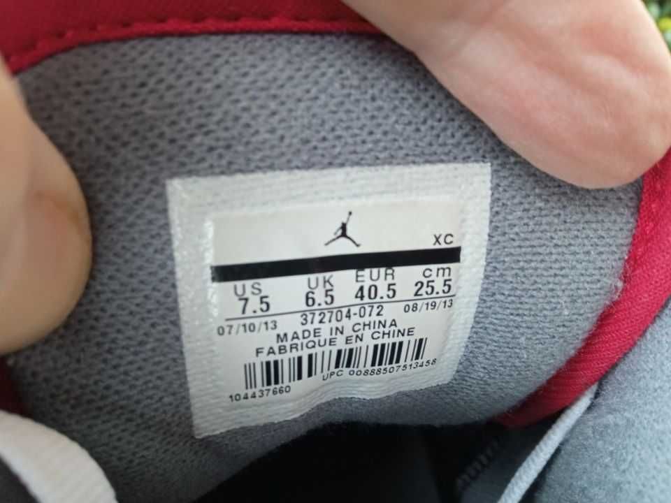 Bascheti Nike Air Jordan 1 Flight, marime 40.5, UK 6.5 (25.5 cm)
