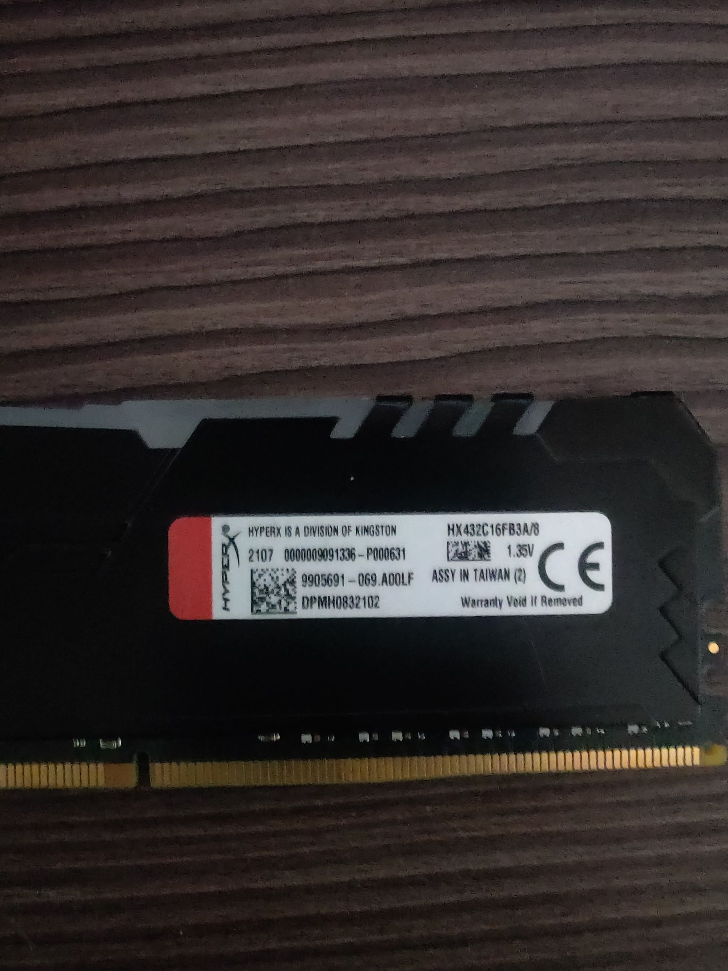 Продам оперативную память hyperx fury rgb ddr4 16gb 3000MHz