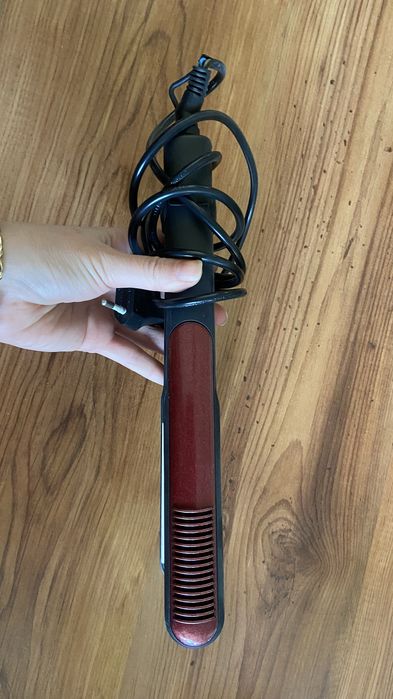 Утюжок для волос фирмы Nova