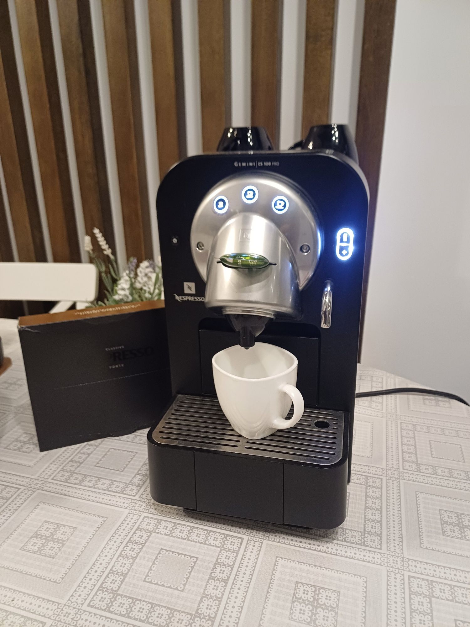 Nespresso Modelul CS100 Pro ,espresor profesional!