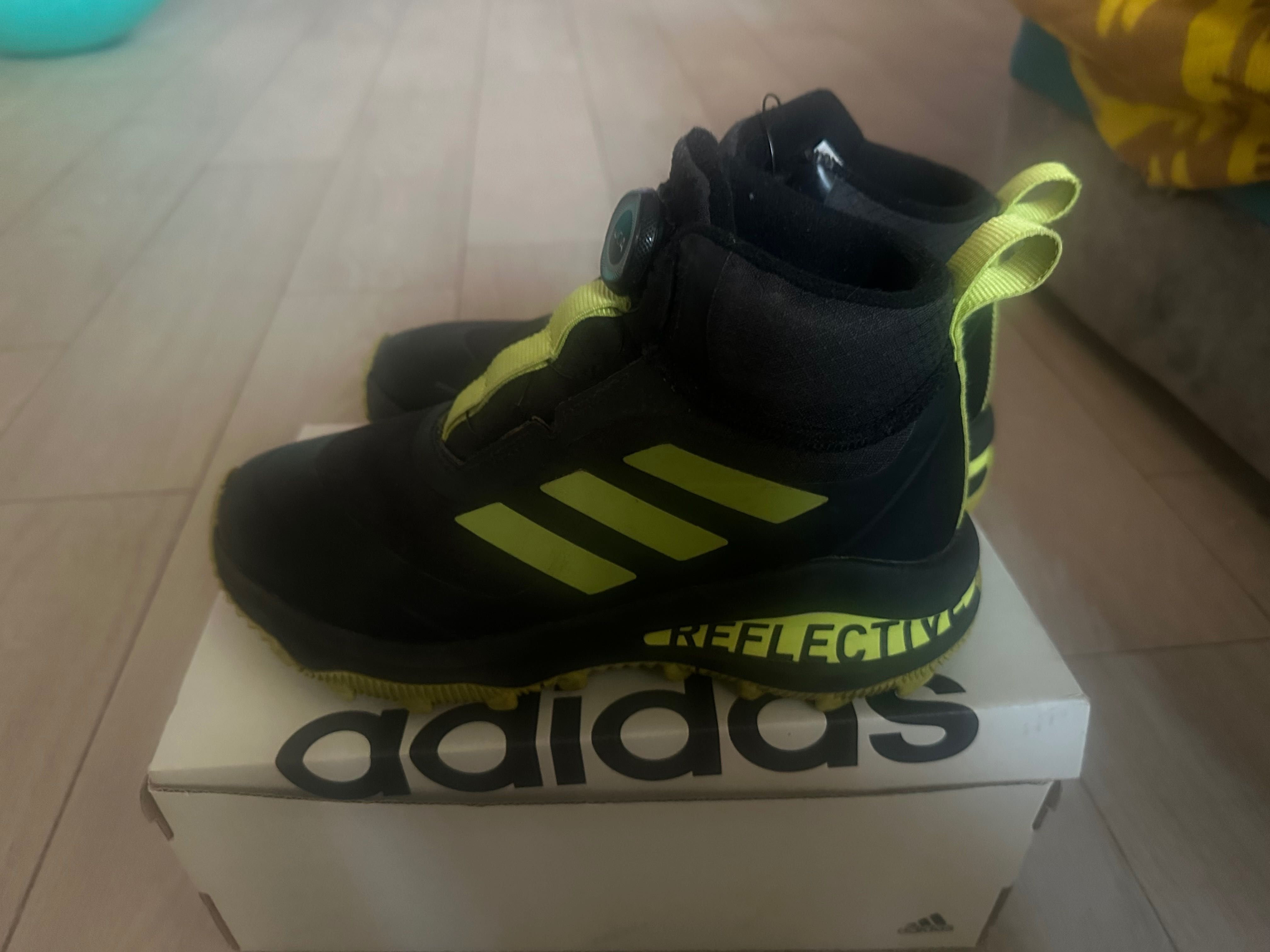 Зимни боти унисекс adidas