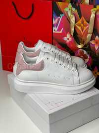 Sneakers Alexander McQueen Piele - Roz pudra