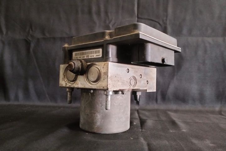 Pompa ABS BLB 2.0 tdi  8e0614517at 8E0910517B Audi A4 B7