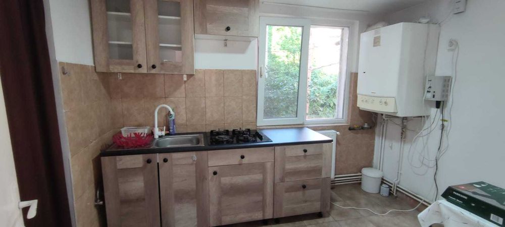 Inchiriez CASA 3 camere ultracentral Brasov