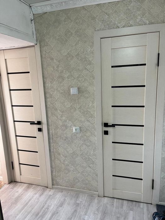 Меняю 2 х комнтнатную 7 этаж Назарбаева 38 на частный дом мдс зеленстр