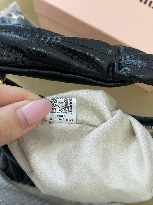 Geanta Miumiu cutie și săculeț