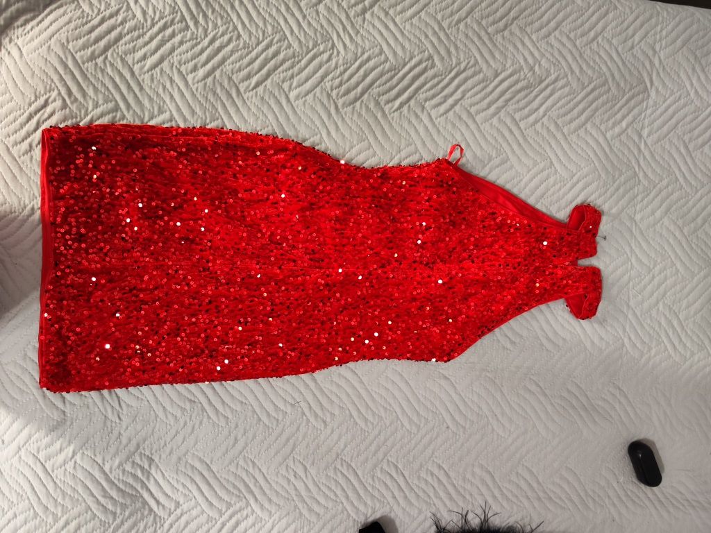 Червена рокля с пайети