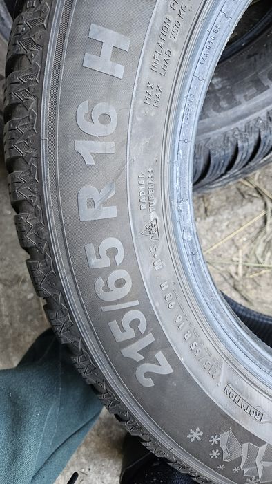 2бр гуми 215 65 16 дот 22 семперит
