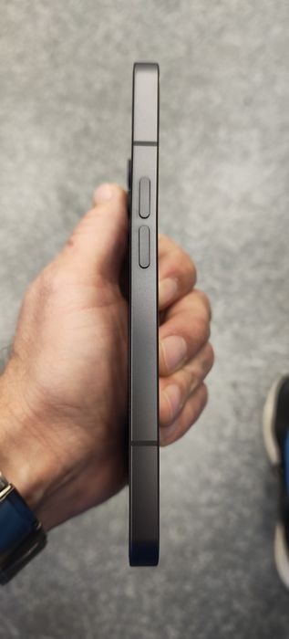 Nothing Phone 1 в гаранция - перфектно състояние