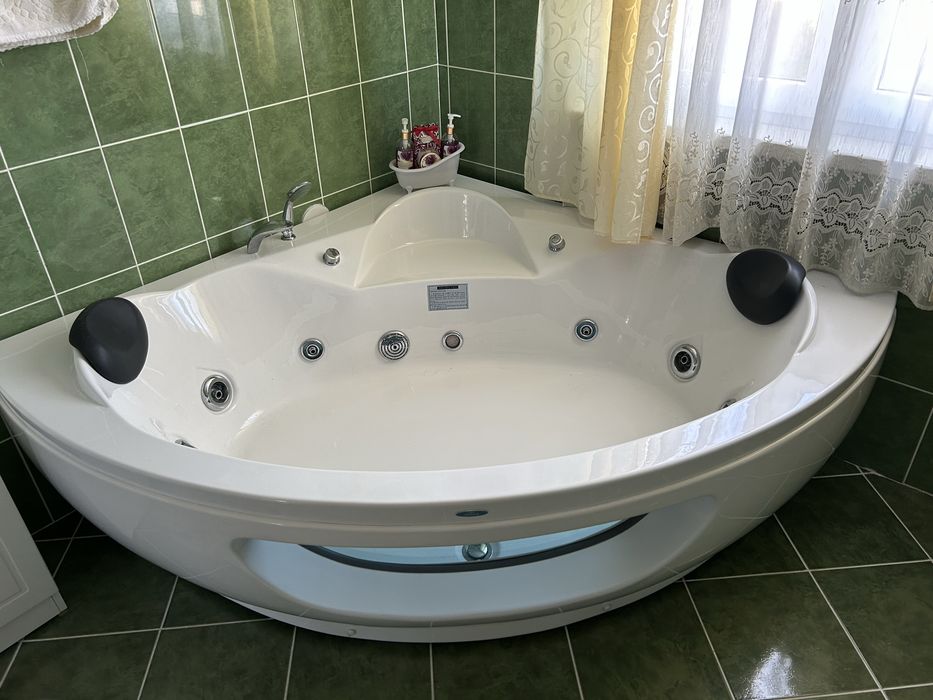 Cada baie cu hidromasaj