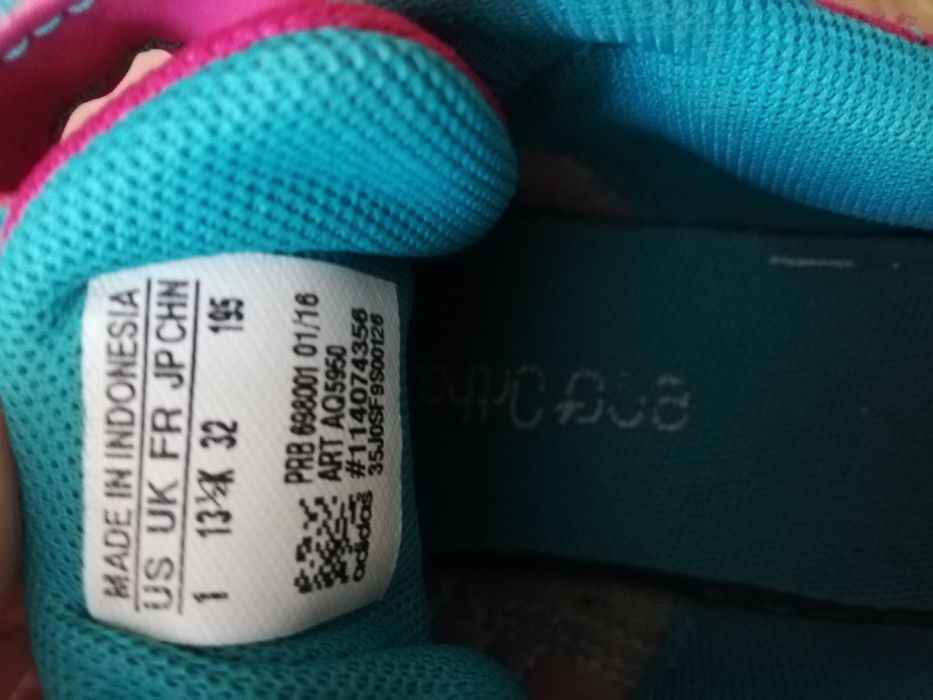 Маратонки Адидас 32 и 33 номер