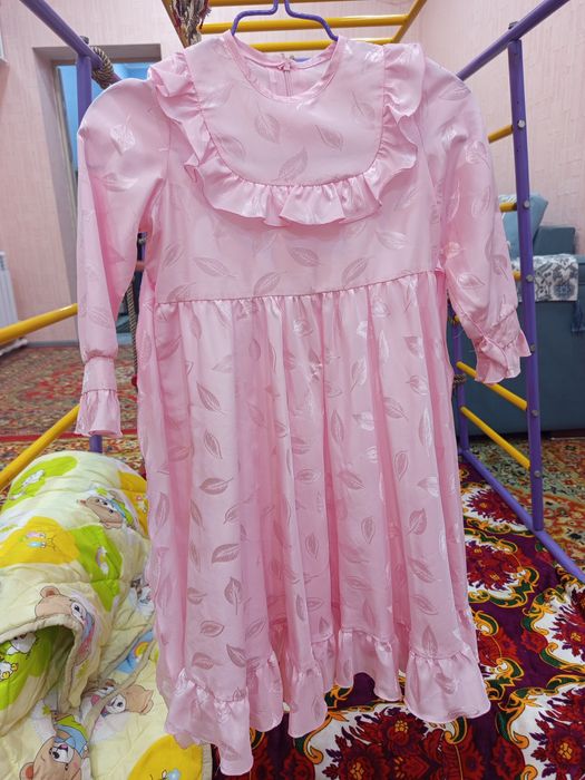 Продается детские нарядные платье для девочек на праздник