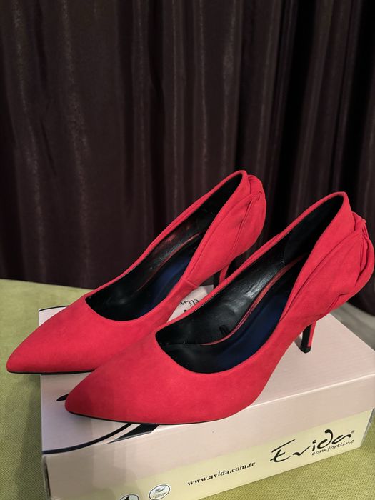 Pantofi noi mărime 38 Berska