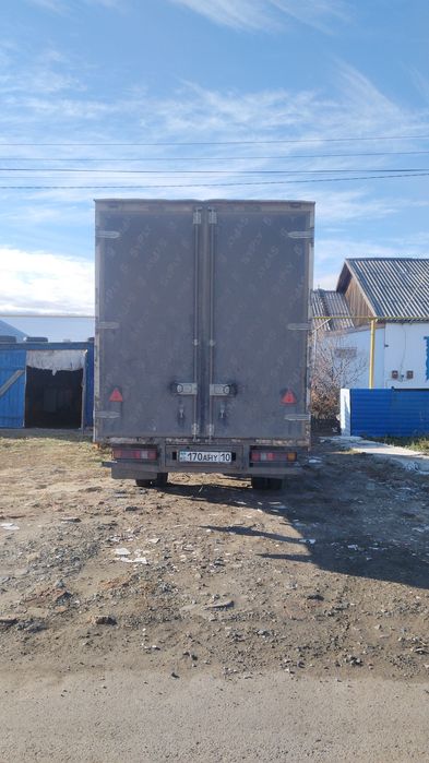 продам газель 100 ка матор инжекторный  2004 года каз учот .газ+бензин