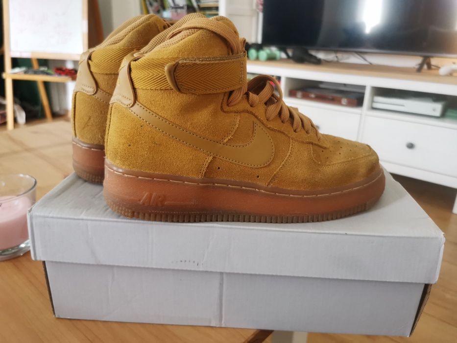 Nike Air Force 1 maro, piele întoarsă