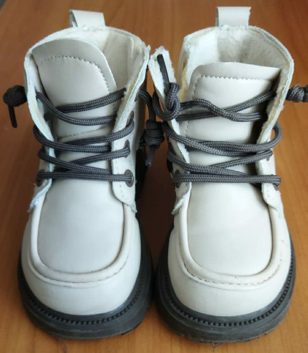 Продам детскую осеннюю обувь