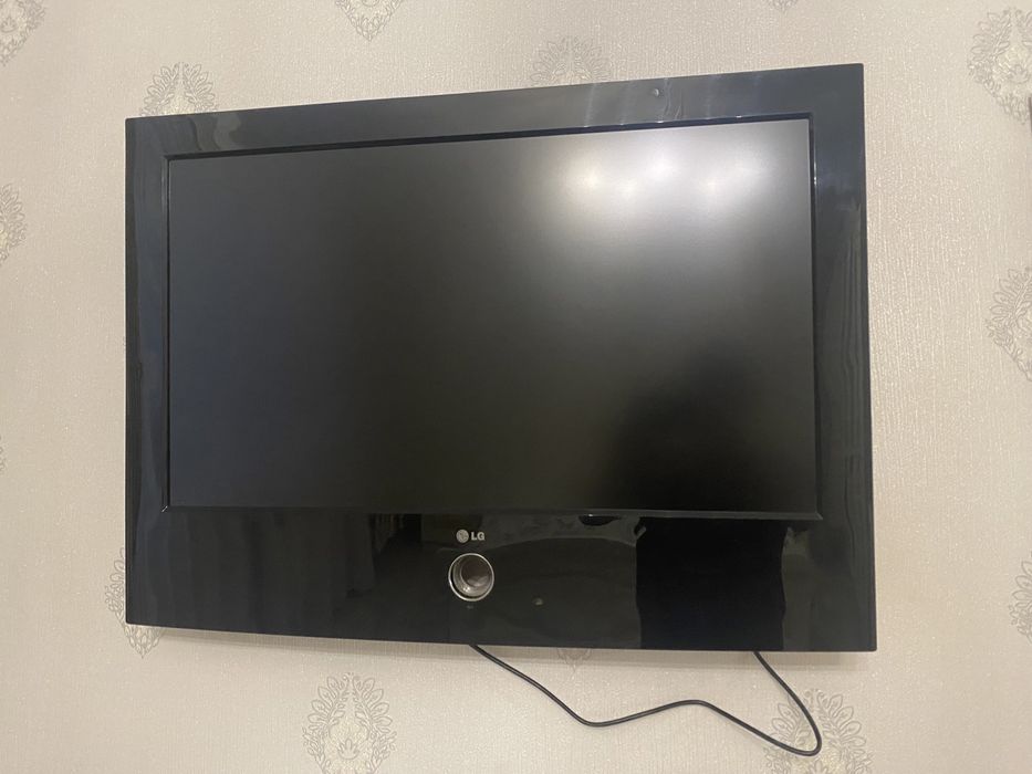 Продам телевизор lg