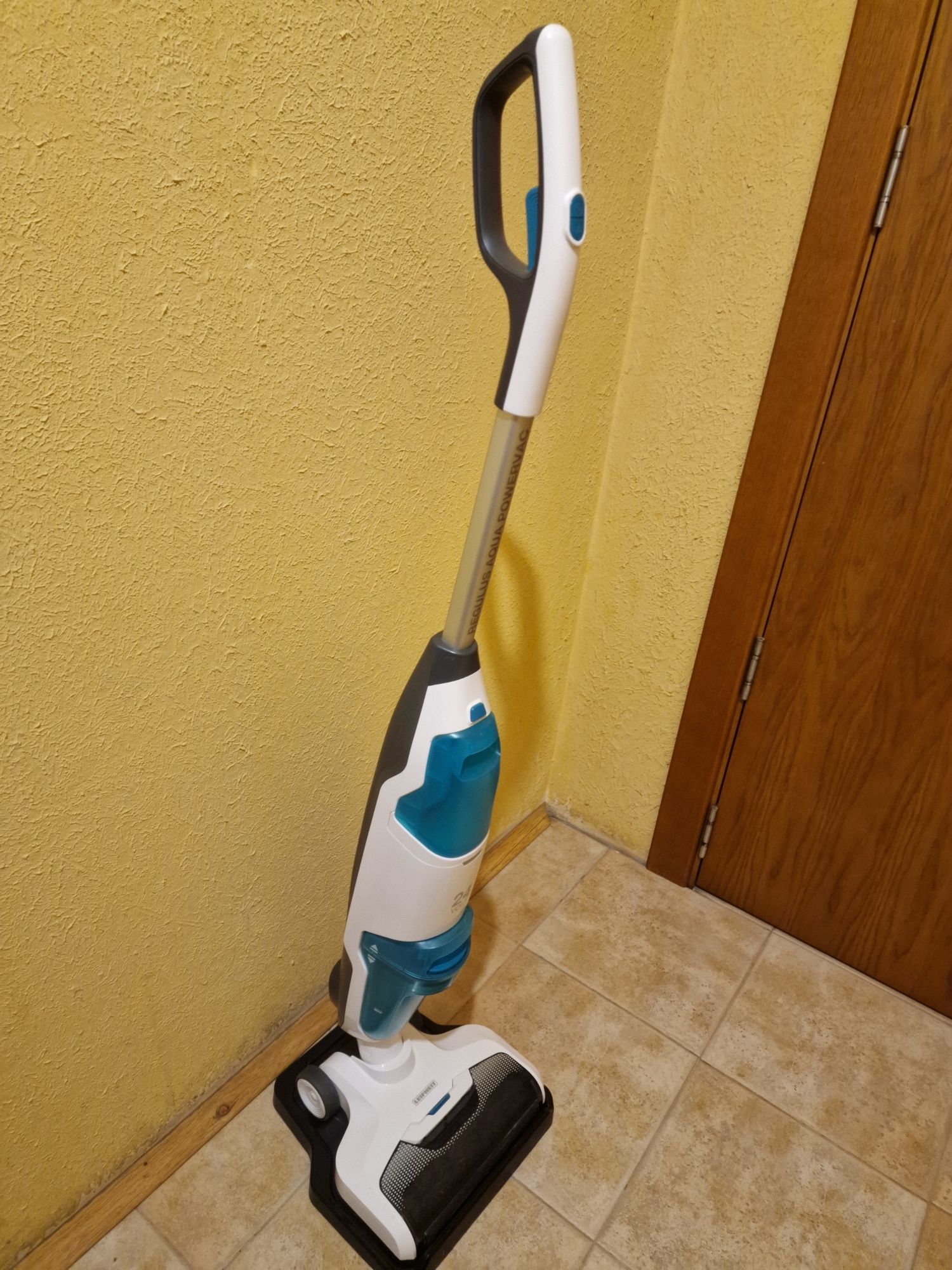 Акумулаторна Прахосмукачка 2 in 1 Leifheit Regulus Aqua PowerVac