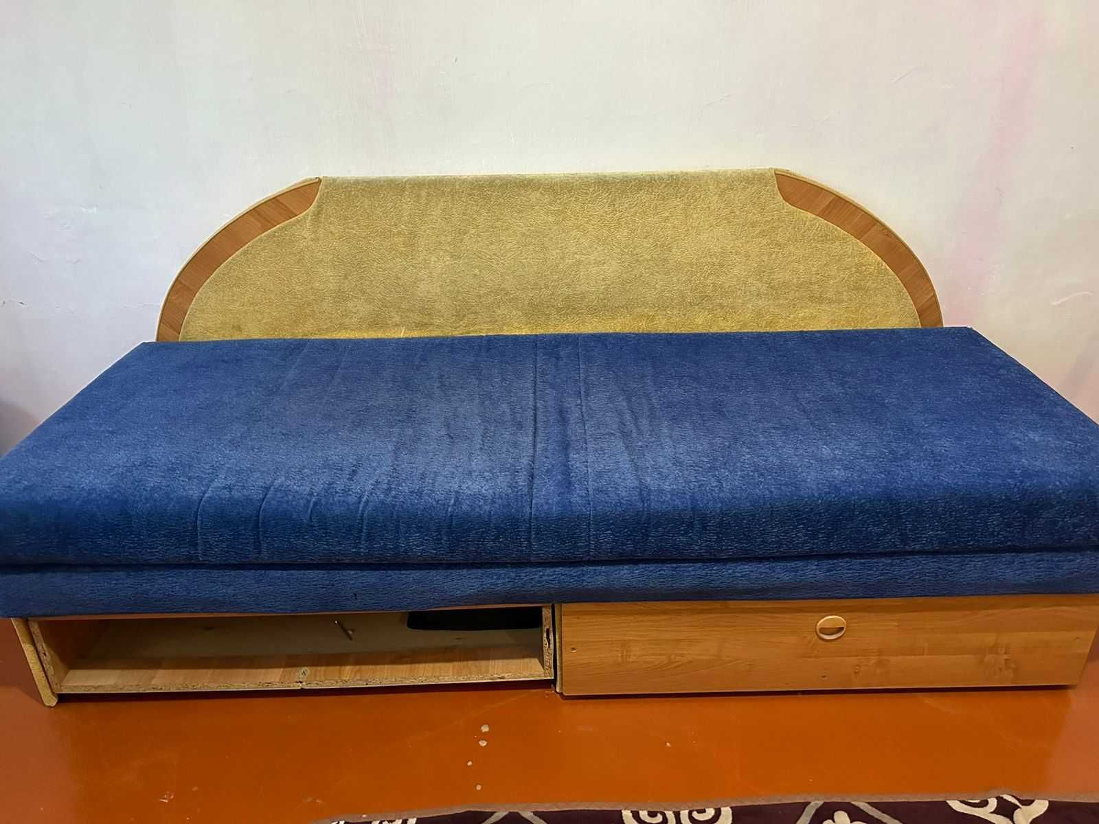 Расклодной диван