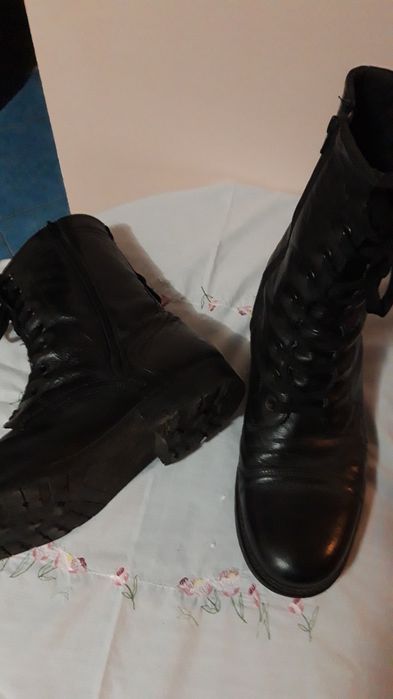 Vând ghete diferite modele de la180 la 400