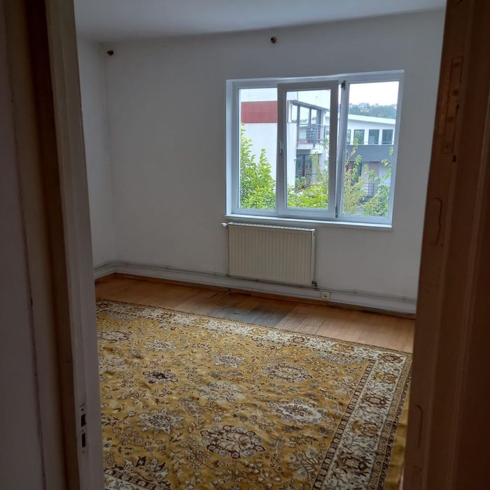 Ag. Crio ofera spre inchiriere Ap. 3 camere pe str. Garibaldi