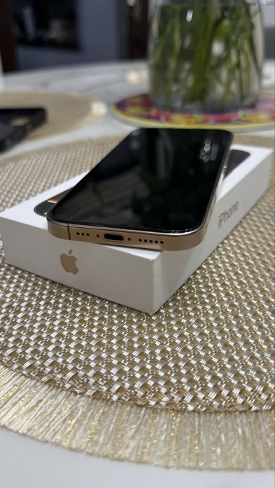 IPHONE 16 PRO Desert Titanium 256Gb full box ca NOU!