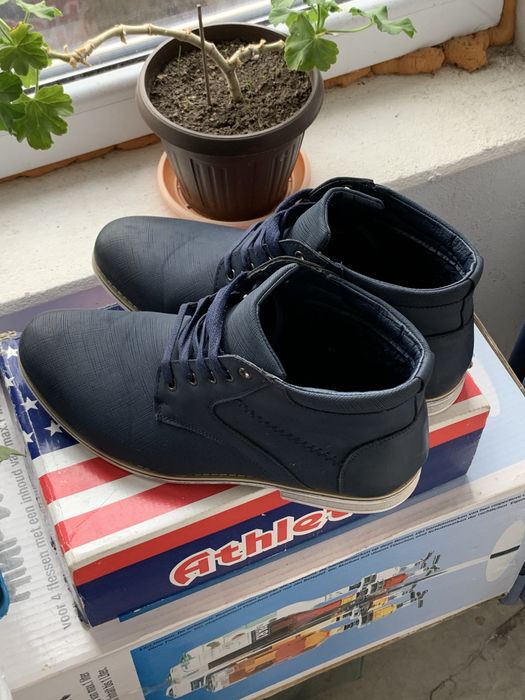 Два чивта нови мъжки зимни обувки и маратонки 44,45