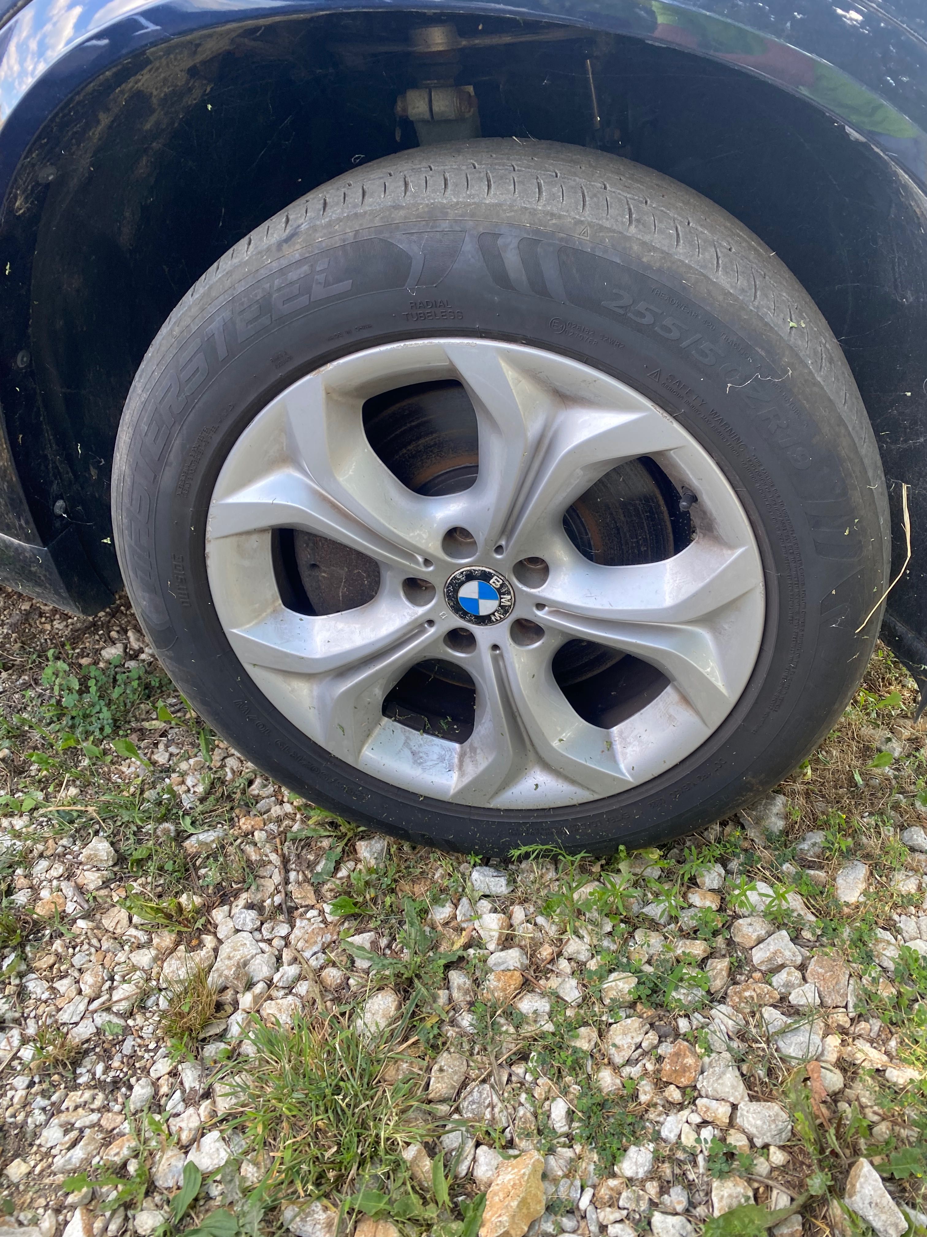 Bmw x5 e70 гуми с джанти 19”