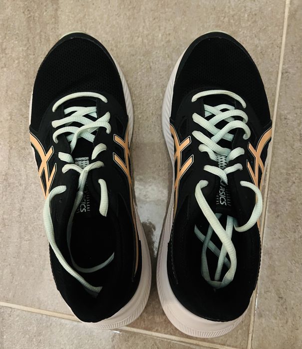 Маратонки Asics дишащи