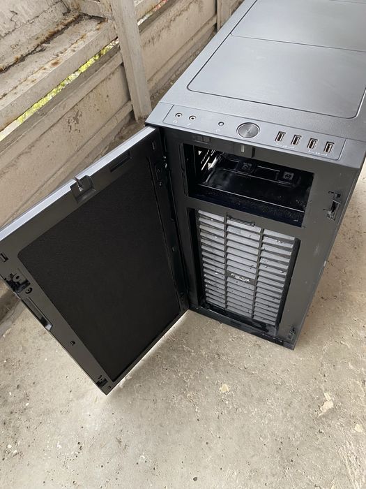 Fractal Design R5 Blackout Edition