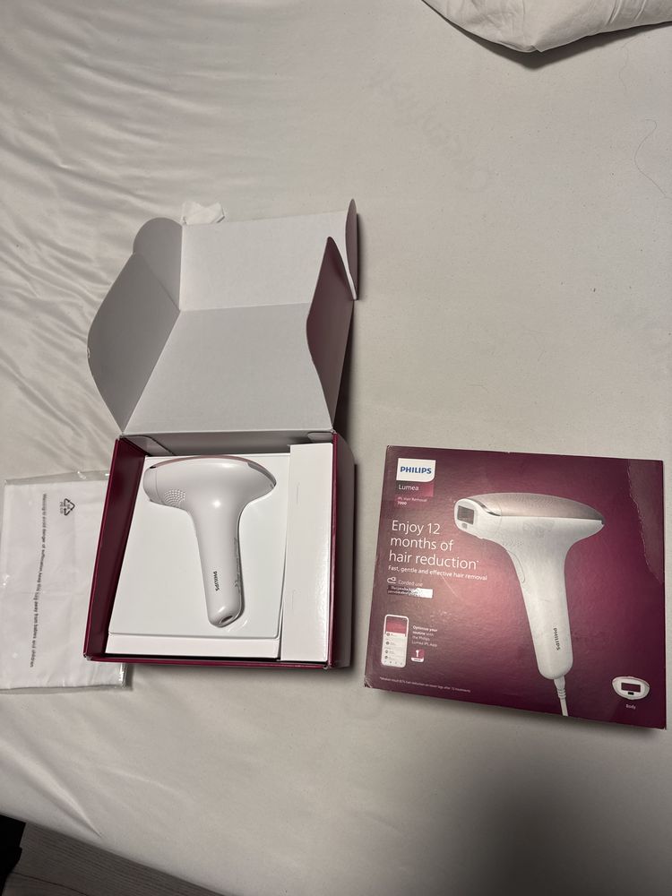 Фотоепилатор Philips Lumea 7000
