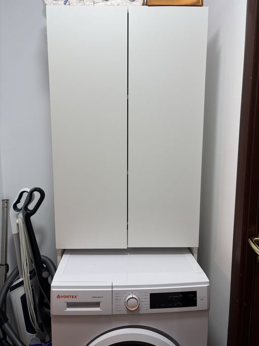 Corp mobilier IKEA pentru mașina de spălat