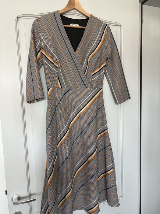 Rochie eleganta in dungi