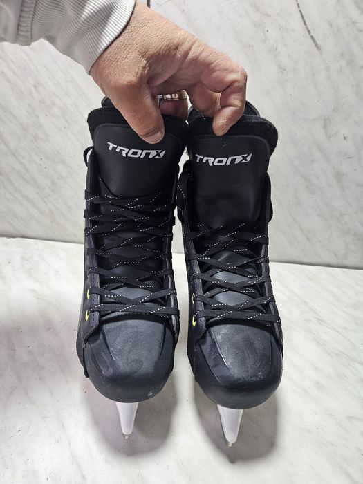 Patine 40 hochei hockey  Tronx marime  39 ( 25,5  cm)